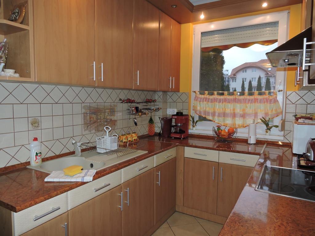 Relax Apartman Hajduszoboszlo Exterior photo